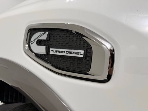 Used 2019 Nissan Titan Platinum Reserve w/ Platinum Utility Package AWD/4WD image 14