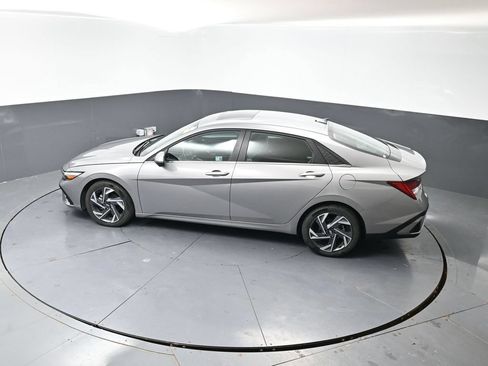 Used 2024 Hyundai Elantra Limited FWD image 47