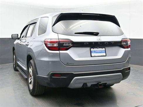 Used 2023 Honda Pilot EX-L image 8