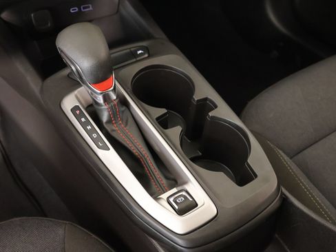 Used 2025 Chevrolet Trax RS w/ Sunroof Package FWD image 8
