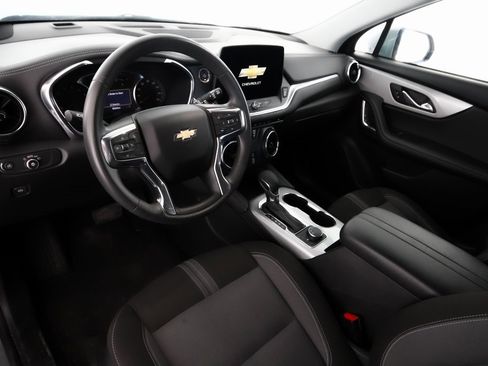Used 2024 Chevrolet Blazer LT image 2