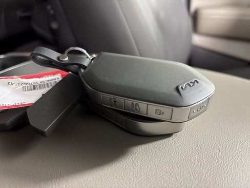 New 2026 Kia Carnival EX image 50