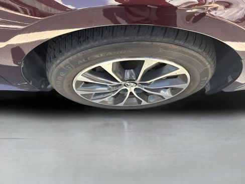 Used 2018 Toyota Avalon XLE Premium w/ Carpet Mat Package FWD image 13