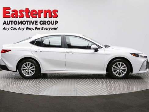 Used 2025 Toyota Camry LE FWD image 4