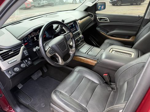Used 2019 GMC Yukon XL Denali w/ Open Road Package AWD/4WD image 10