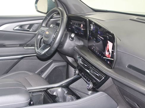 Used 2024 Chevrolet Traverse LT image 29