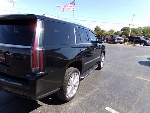 Used 2019 Cadillac Escalade Luxury AWD/4WD image 50