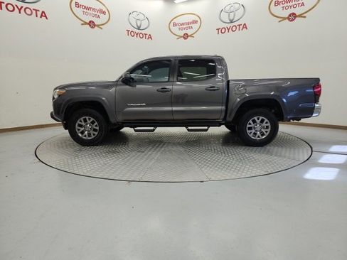 Certified 2019 Toyota Tacoma SR5 image 5