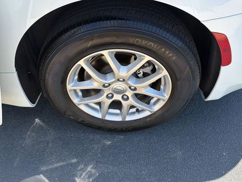 Used 2024 Chrysler Pacifica Touring-L FWD image 35