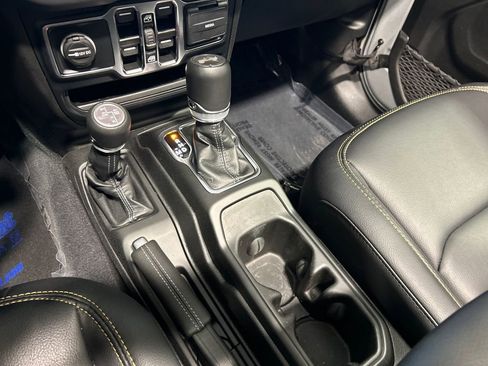 Used 2024 Jeep Wrangler Unlimited Sahara w/ Technology Group image 25