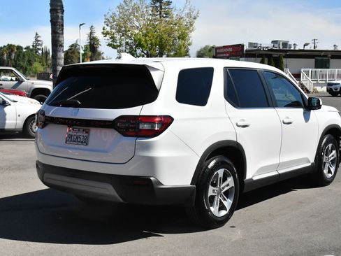 Used 2024 Honda Pilot EX-L image 8