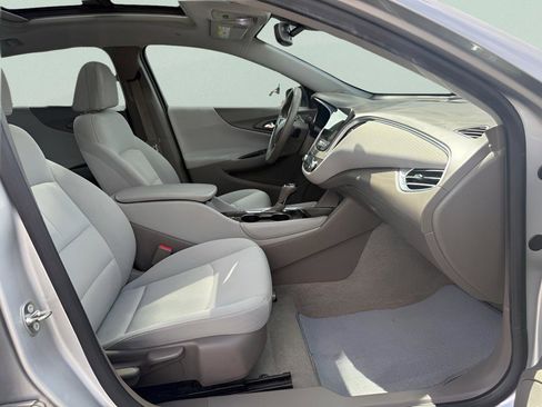 Used 2018 Chevrolet Malibu LT FWD image 14
