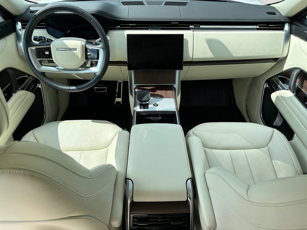 Used 2024 Land Rover Range Rover SE AWD/4WD image 9