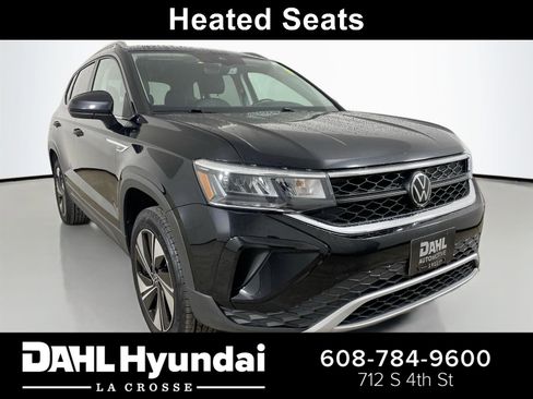 Used 2024 Volkswagen Taos SE AWD/4WD image 1