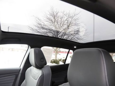 Used 2023 Volkswagen ID.4 Pro S Plus image 15