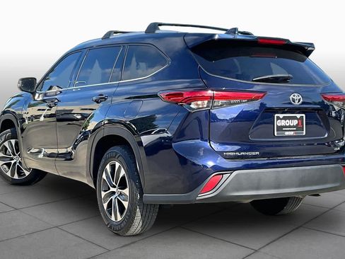Used 2021 Toyota Highlander XLE FWD image 11