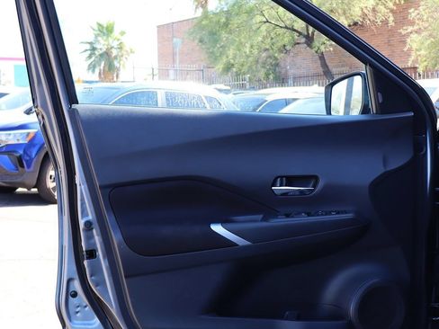 Used 2021 Nissan Kicks SV FWD image 36