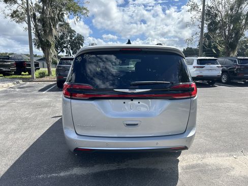 New 2026 Chrysler Pacifica Pinnacle image 6