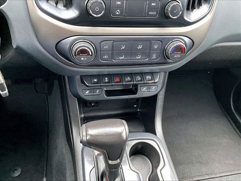 Used 2019 Chevrolet Colorado Z71 AWD/4WD image 27