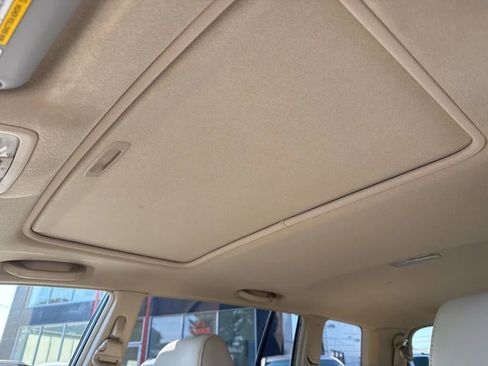 Used 2005 Toyota Highlander Limited image 8