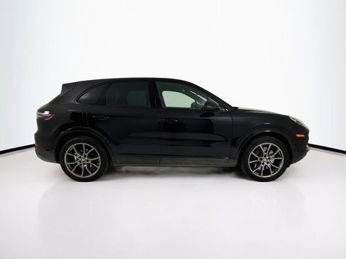 Certified 2023 Porsche Cayenne AWD/4WD image 8