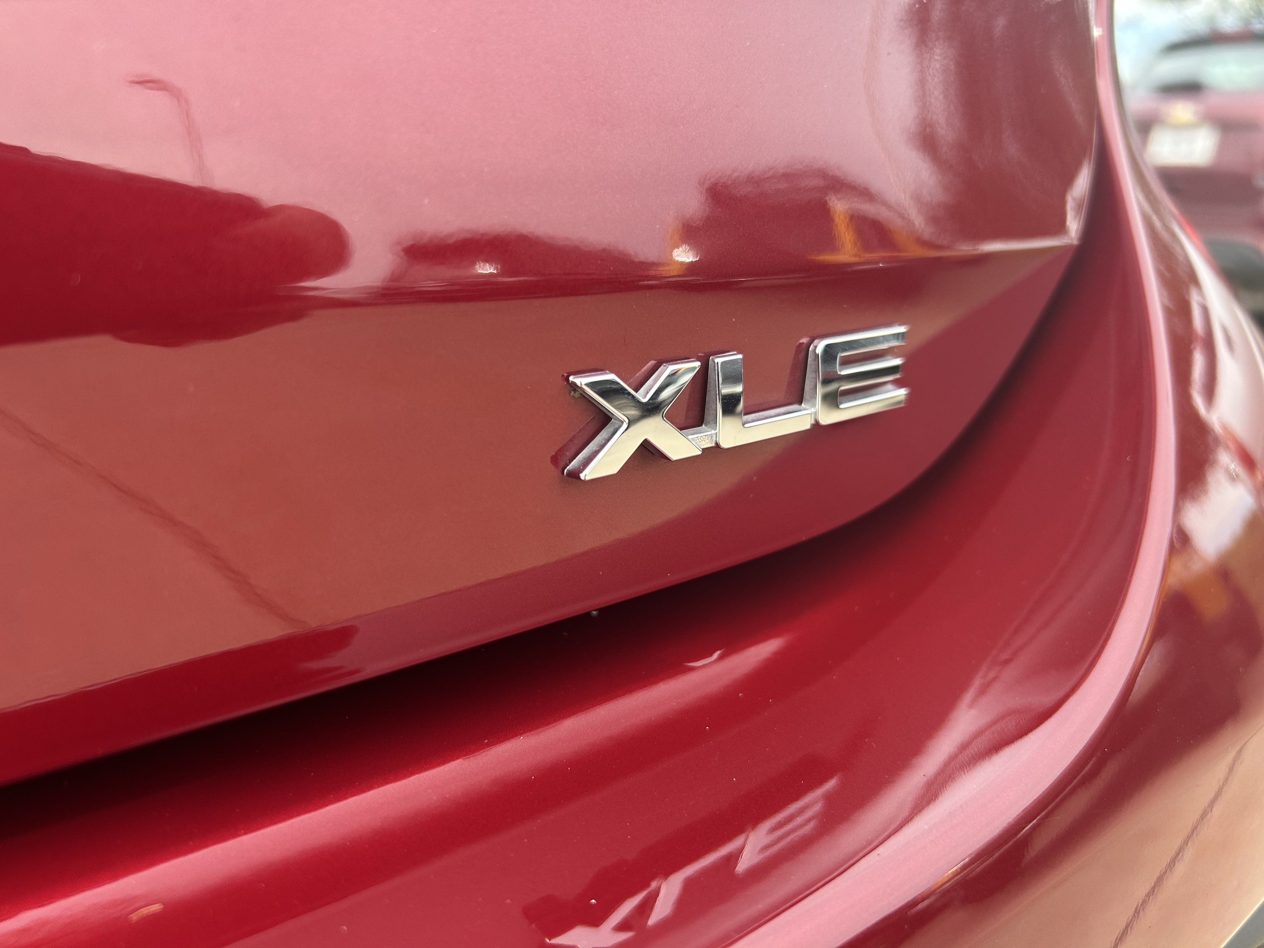 Certified 2021 Toyota Highlander XLE AWD/4WD image 12
