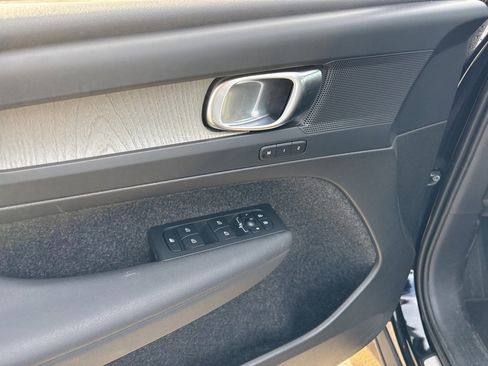 Certified 2025 Volvo XC40 B5 Core image 15