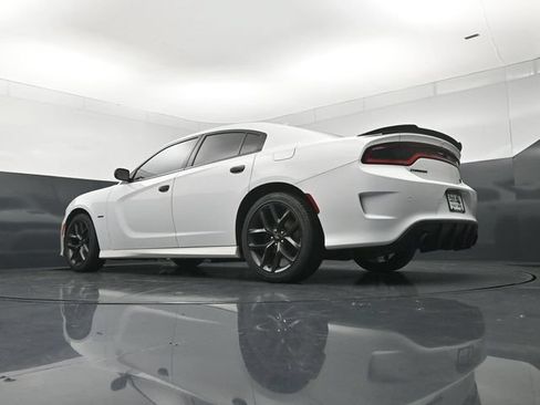 Used 2019 Dodge Charger R/T w/ Blacktop Package RWD image 22