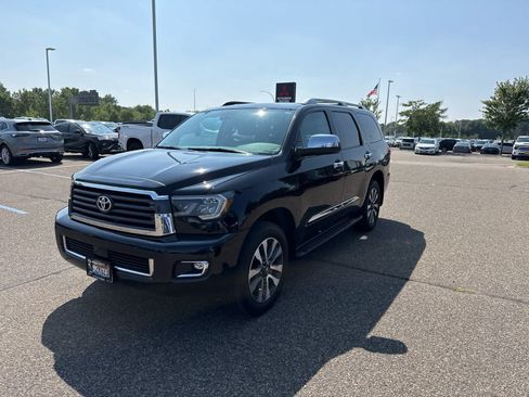 Used 2019 Toyota Sequoia Limited w/ Safety & Convenience Package AWD/4WD image 3