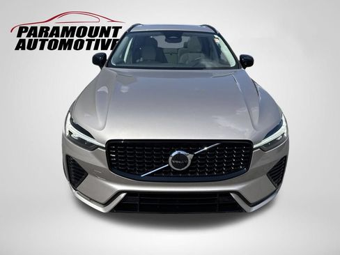 Used 2024 Volvo XC60 B5 Core AWD/4WD image 2