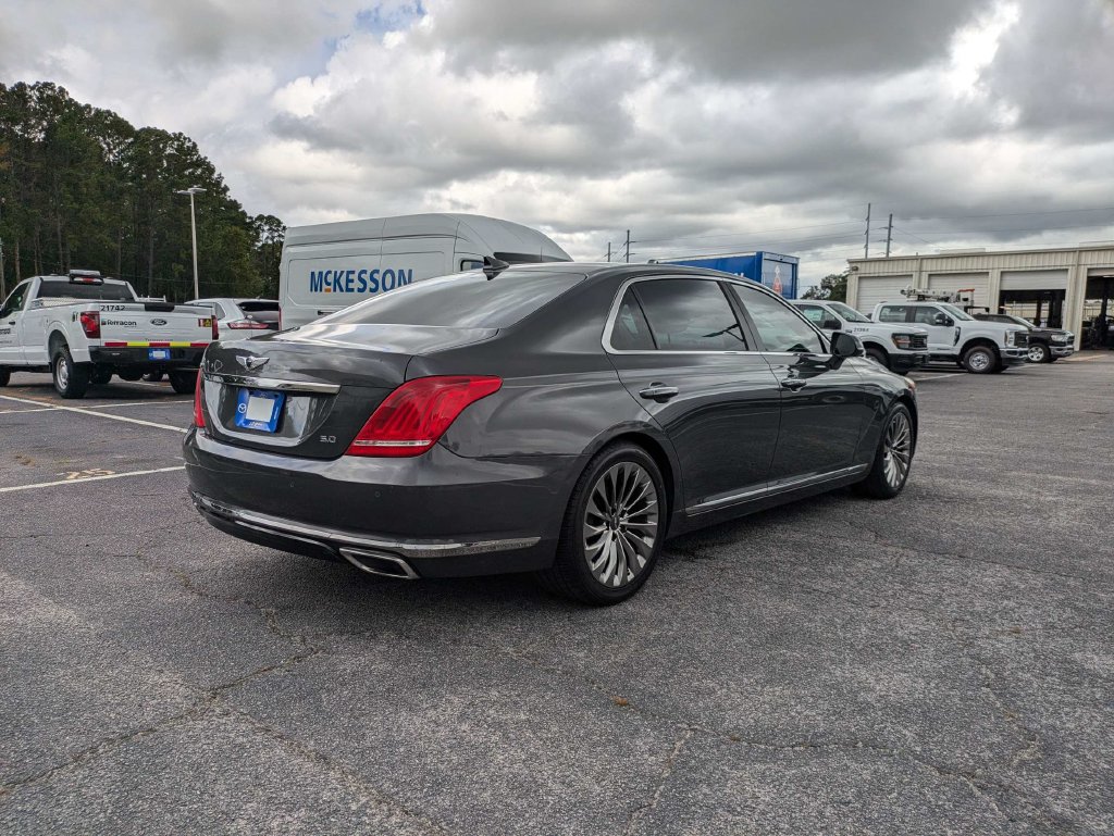Used 2019 Genesis G90 5.0 Ultimate RWD image 4