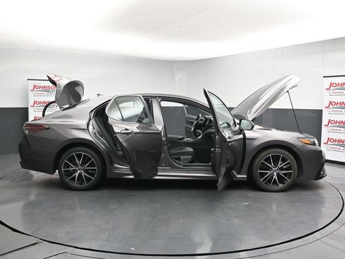 Used 2023 Toyota Camry SE FWD image 38