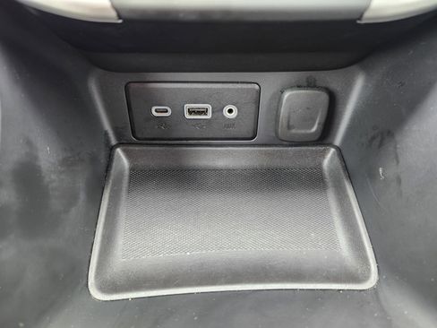 Used 2024 GMC Terrain SLE image 23