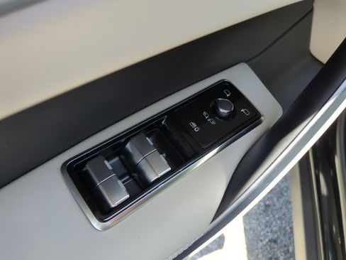 New 2026 Jaguar F-PACE R-Dynamic S image 16