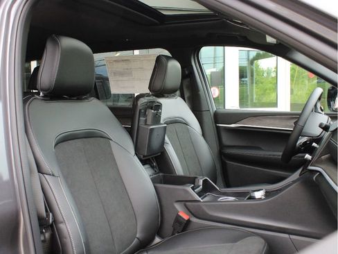 New 2026 Jeep Grand Cherokee L 4WD image 26