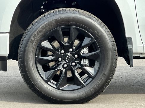 Used 2024 Chevrolet Silverado 1500 Custom image 35