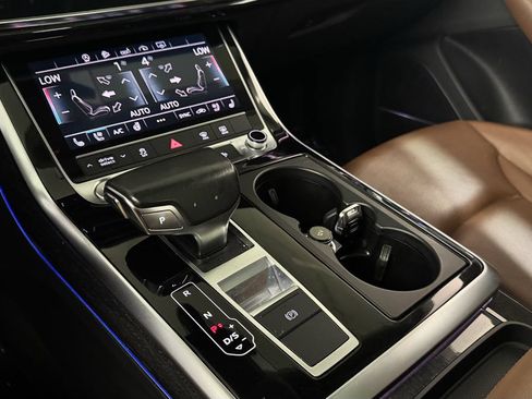 Used 2019 Audi Q8 Premium Plus w/ Premium Plus AWD/4WD image 20