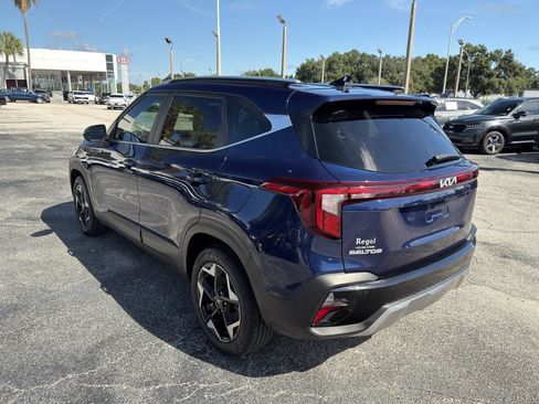 Certified 2025 Kia Seltos EX w/ EX Sunroof Package FWD image 7