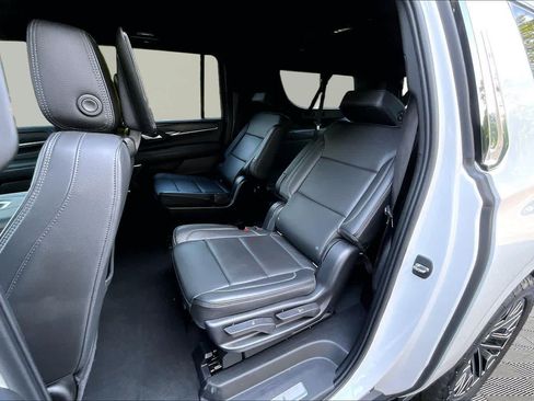 Used 2022 GMC Yukon XL Denali w/ Denali Premium Package RWD image 21