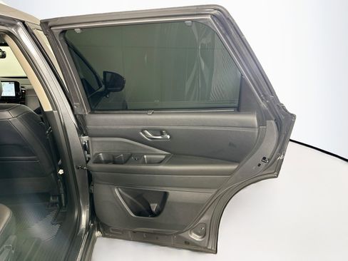 Used 2024 Nissan Pathfinder Platinum w/ Cargo Package AWD/4WD image 33