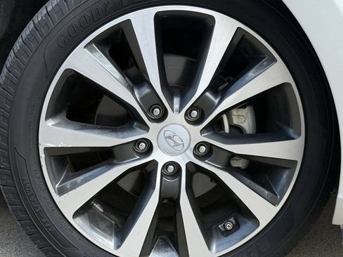 Used 2018 Hyundai Elantra GT FWD image 9