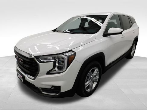 Used 2024 GMC Terrain SLE image 5