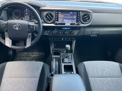 Used 2021 Toyota Tacoma TRD Off-Road w/ Technology Package image 4