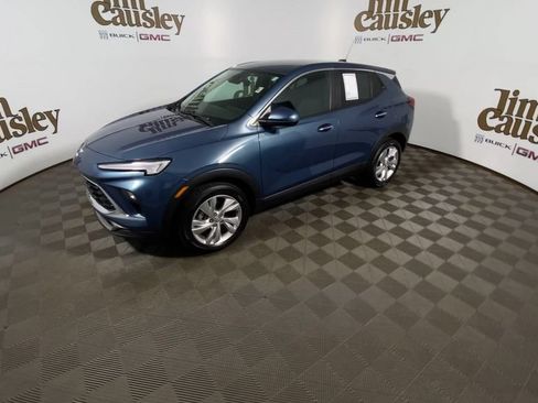 Certified 2024 Buick Encore GX Preferred w/ Comfort Package FWD image 4