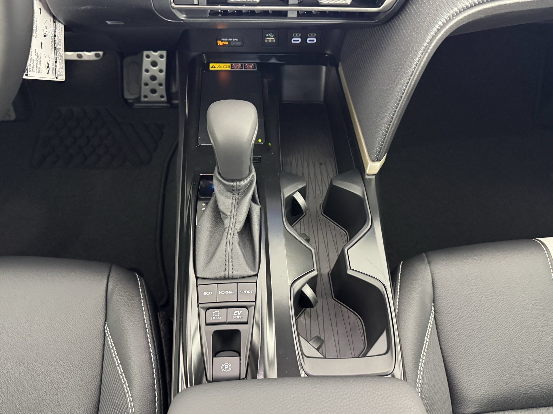 New 2026 Toyota Camry SE w/ Convenience Package FWD image 9