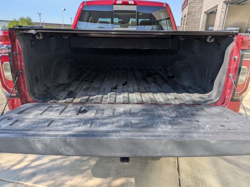 Used 2018 GMC Sierra 1500 SLT AWD/4WD image 32