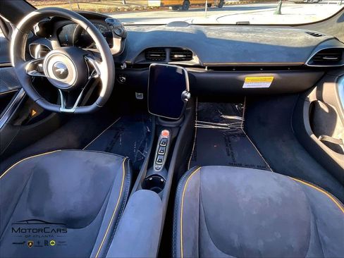 New 2025 McLaren Artura image 5