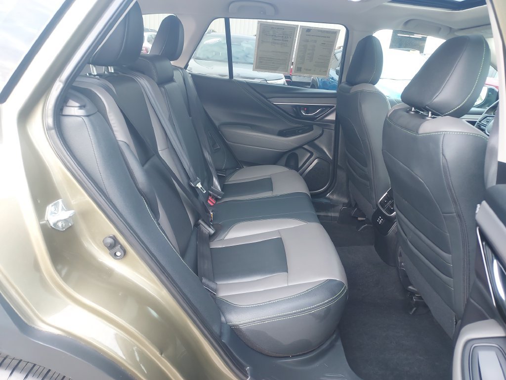 Certified 2025 Subaru Outback Onyx Edition AWD/4WD image 31