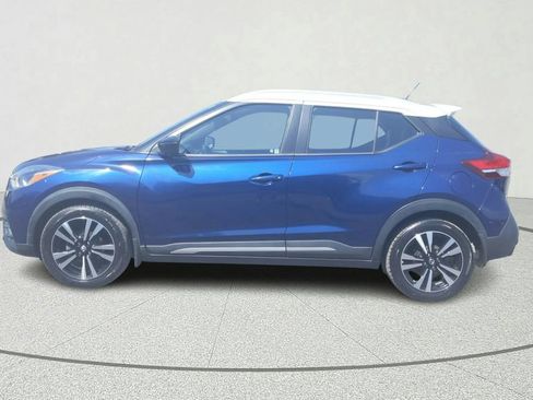 Used 2019 Nissan Kicks SR w/ SR Premium Package FWD image 4