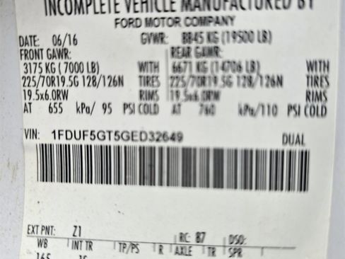 Used 2016 Ford F550 2WD Regular Cab Super Duty image 28